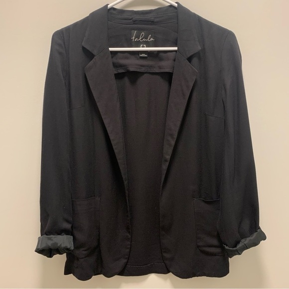 Talula Aritzia Black Two Pocket Flowy Kent Blazer - Picture 2 of 10